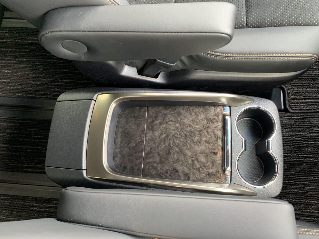 アルファード 試乗車の内装を詳しくご紹介 サイズ感や上質な乗り心地をお確かめください 店舗ブログ Gtoyota Com 群馬トヨタ